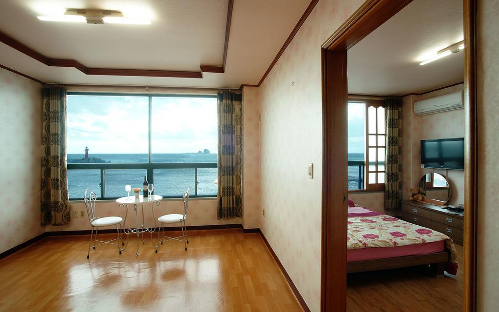 Family Pension Seogwipo-stad Buitenkant foto